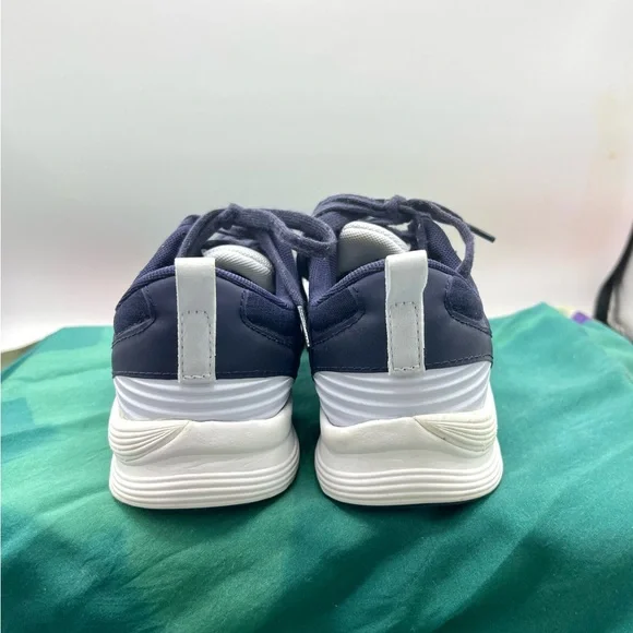 New Balance Cross Trainer - Picture 4 of 7